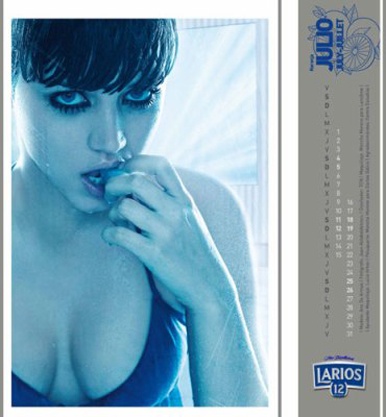 Ana de Armas en el Calendario de la Moda de Larios 2010