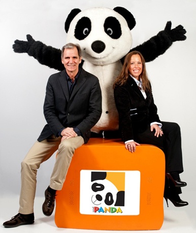 Eduardo Zulueta, director de Chello Multicanal, y Laura Tapias, directora de Canal Panda