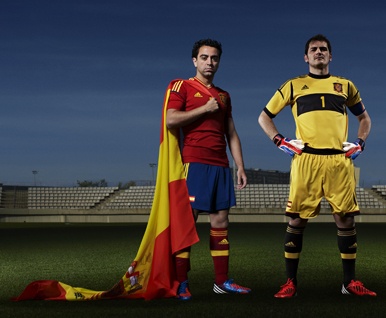 adidas felicita a Iker Casillas y Xavi Hernández