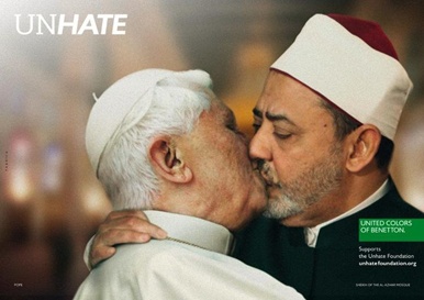 El beso entre el Papa y el Imán