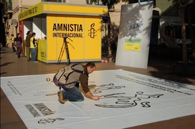 Acto de Amnistía Internacional en Barcelona