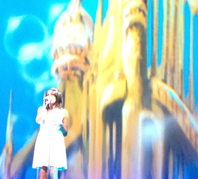 Raquel del Rosario cantó en la presentación de Disneymedia+