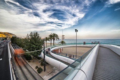 Alicante ya tiene nueva pasarela, obra de Imaginarte