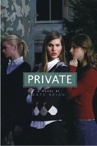 Las novelas de Kate Brian inspiraron la serie