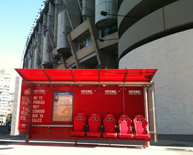 Banquillo de Gol Televisión frente al Bernabéu