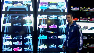 Chris Aubrey presentó el AdiVerse Virtual Footwear Wall