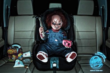 A Chucky le gusta comer en Burger King