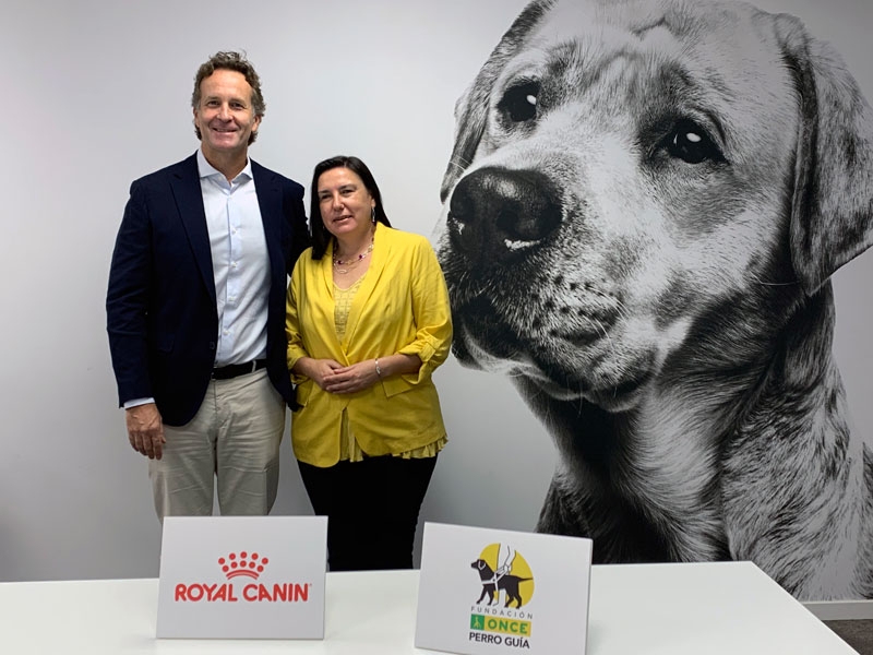 Royal Canin apoyará el proyecto de perros guía de la ONCE