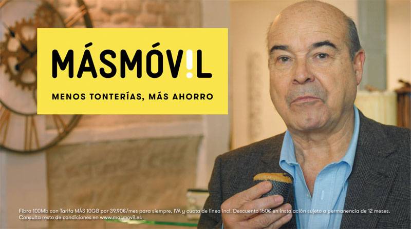 Antonio Resines protagoniza la nueva campaña de MásMóvil