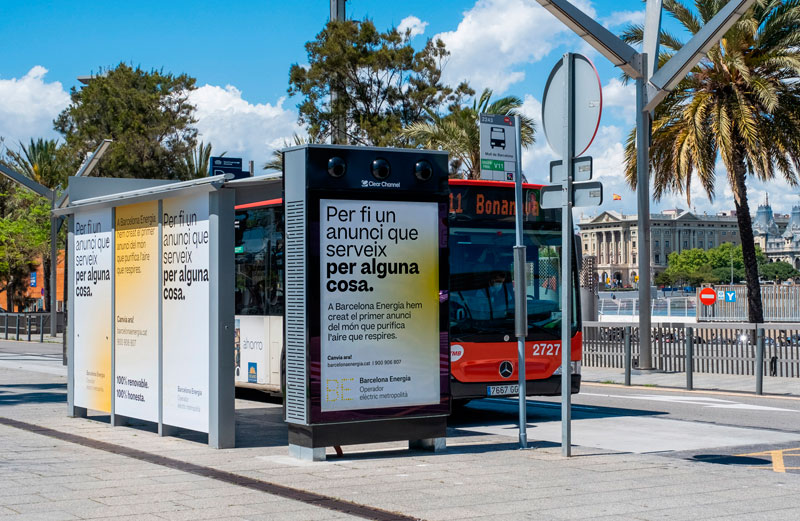 Barcelona Energia crea un anuncio que purifica el aire