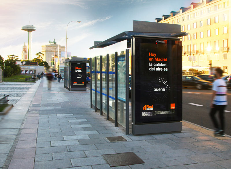 La campaña de Orange que cambia de mensaje según la contaminación