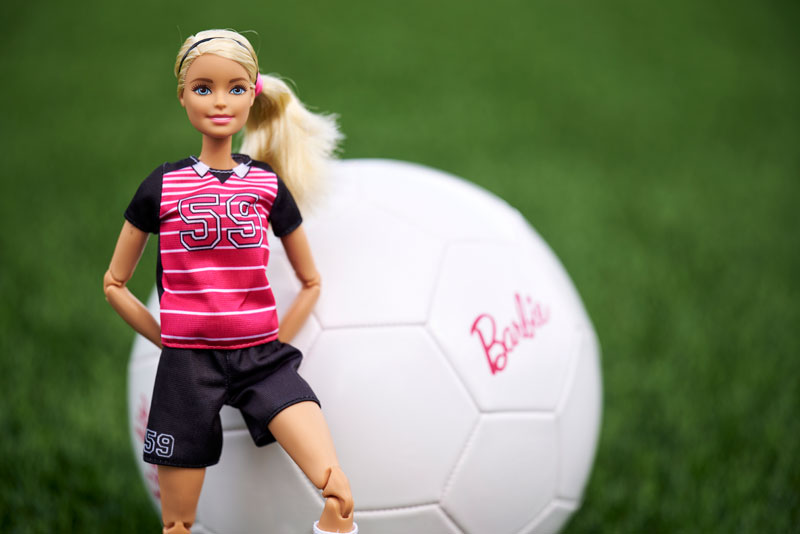 Barbie y Amanda Sampedro contra el Dream Gap en el fútbol