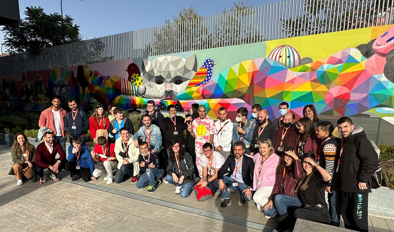 ING presenta un mural colaborativo e inclusivo en su sede madrileña