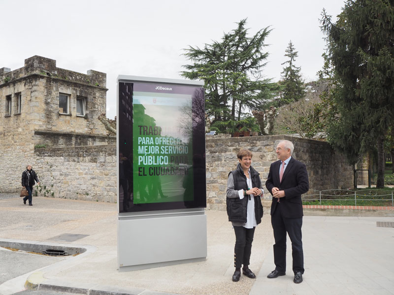 Pamplona estrena nuevo mobiliario digital de JCDecaux