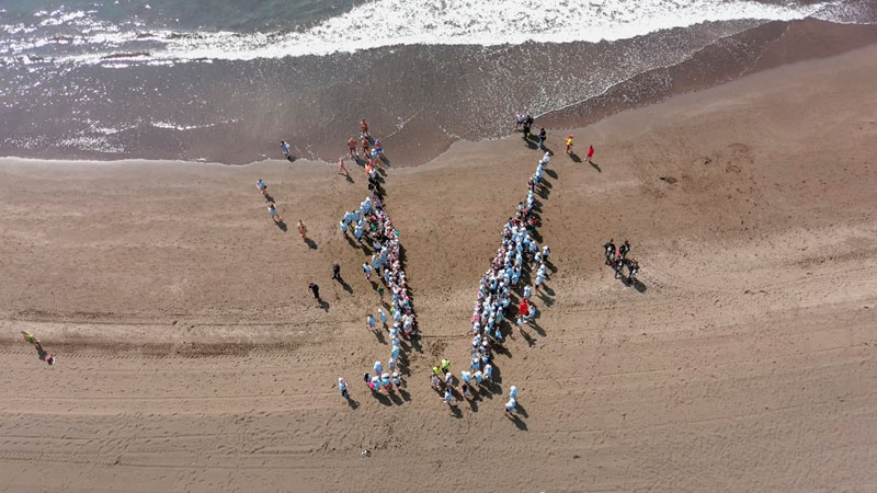 Nivea promueve la limpieza de las playas españolas