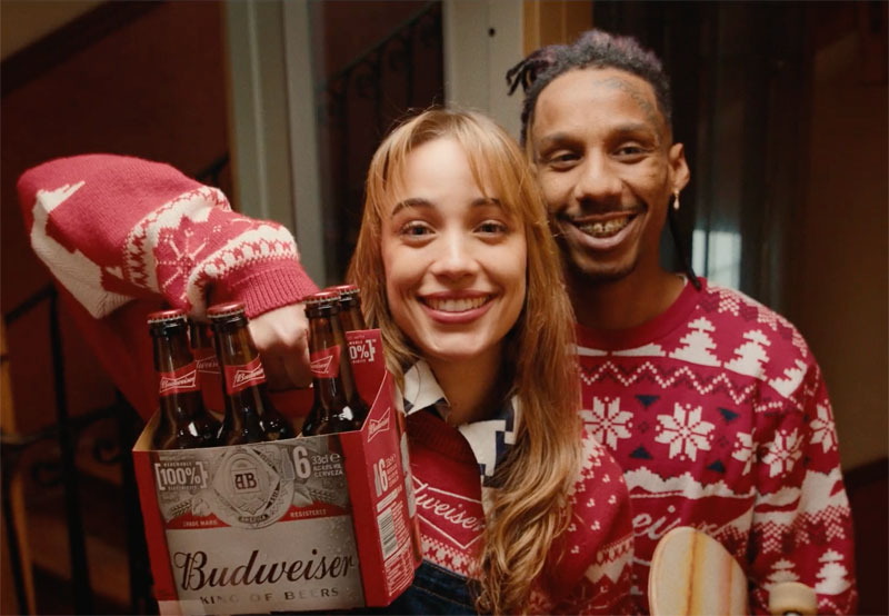 'Ugly sweaters' en la campaña navideña de Budweiser
