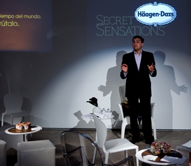 Carl Honoré durante la presentación de Secret Sensations