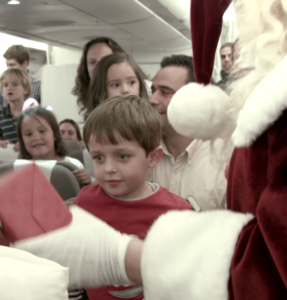Papá Noel irrumpe en un vuelo