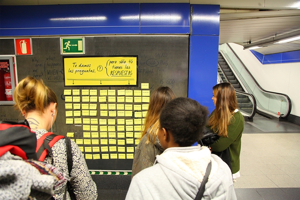 El sentido de la vida se esconde en el Metro de Madrid