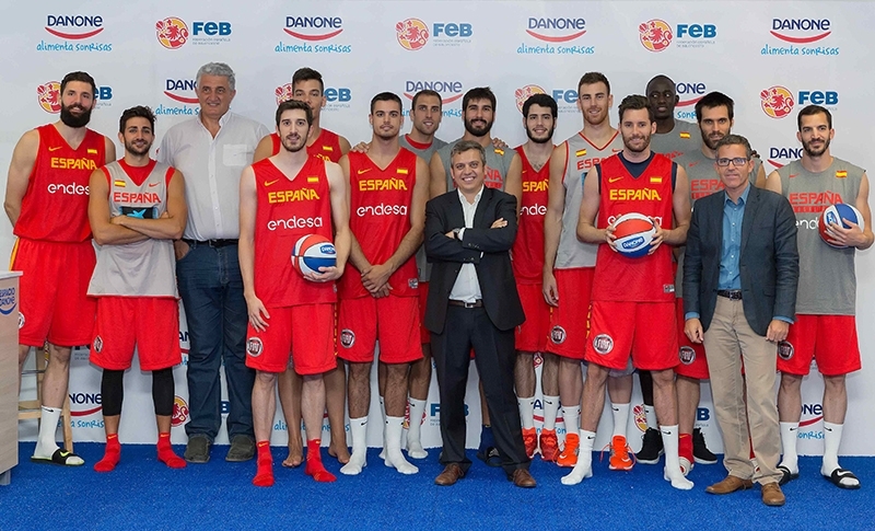 Danone renueva su apoyo a la Selección Española de Baloncesto