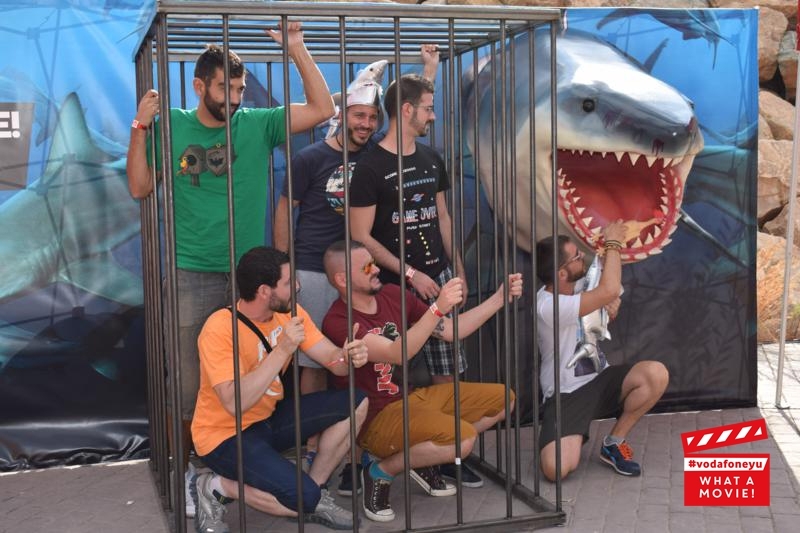 Vodafone yu sumerge al público en una película de tiburones