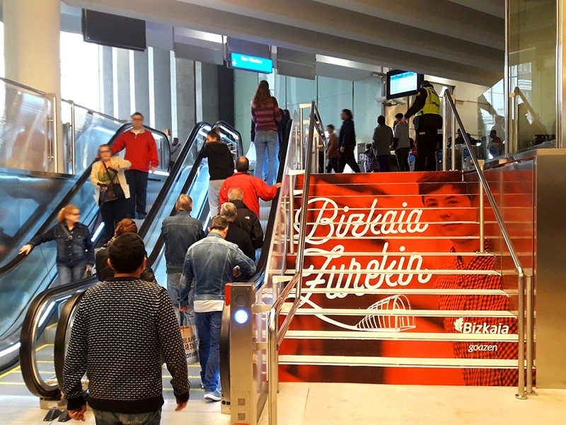 JCDecaux gestiona la publicidad exterior de la L3 del Metro de Bilbao