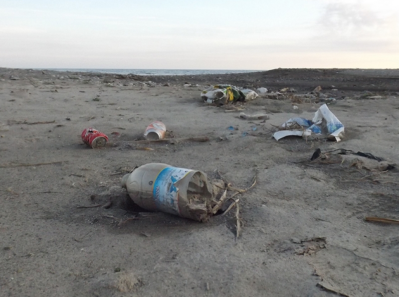 Lanjarón y Ecoalf, juntas contra los residuos marinos