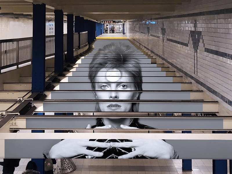 David Bowie toma el metro de Nueva York