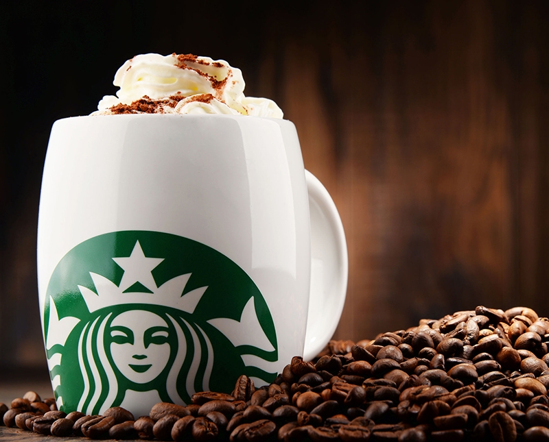 Nestlé compra los derechos para vender café Starbucks