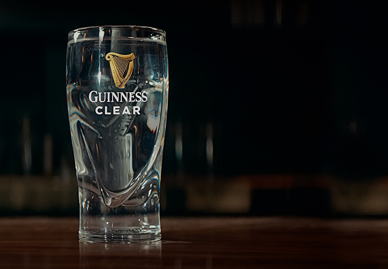Guinness presenta una 'cerveza' transparente sin alcohol