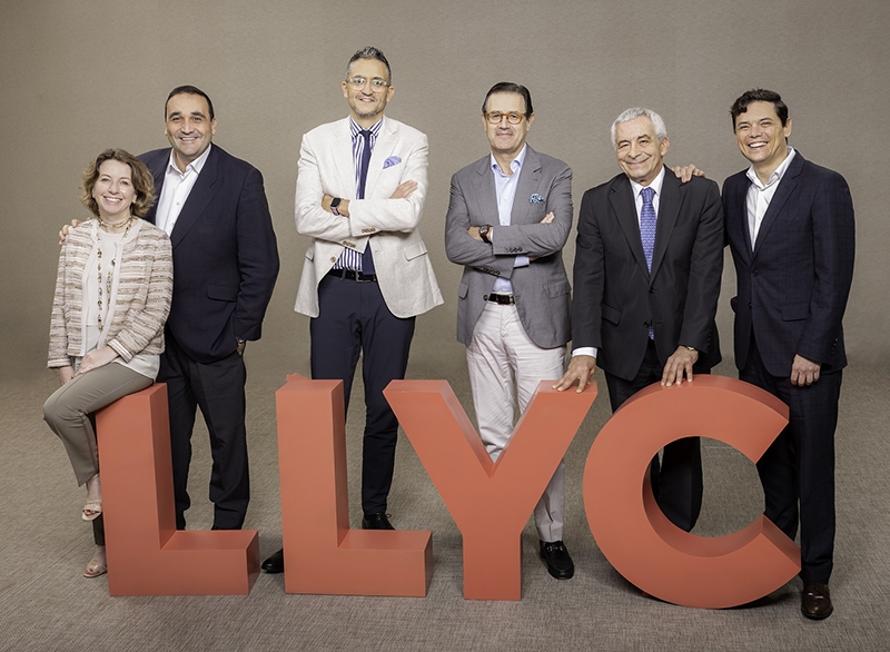 Llorente & Cuenca presenta nueva marca: LLYC