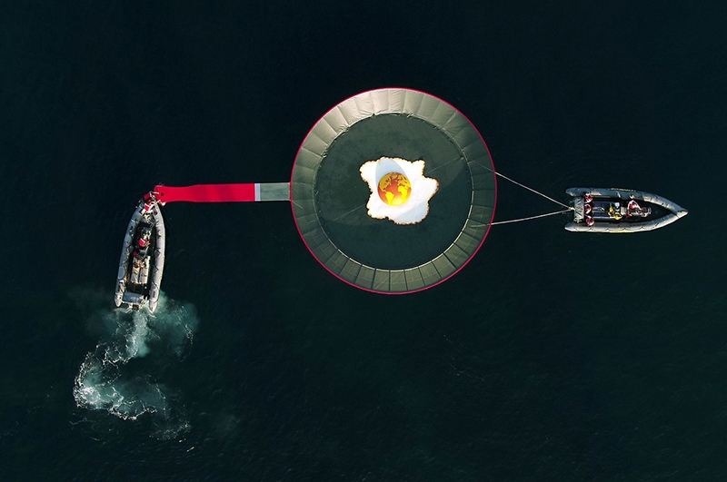 Huevo frito gigante de Greenpeace para denunciar el cambio climático