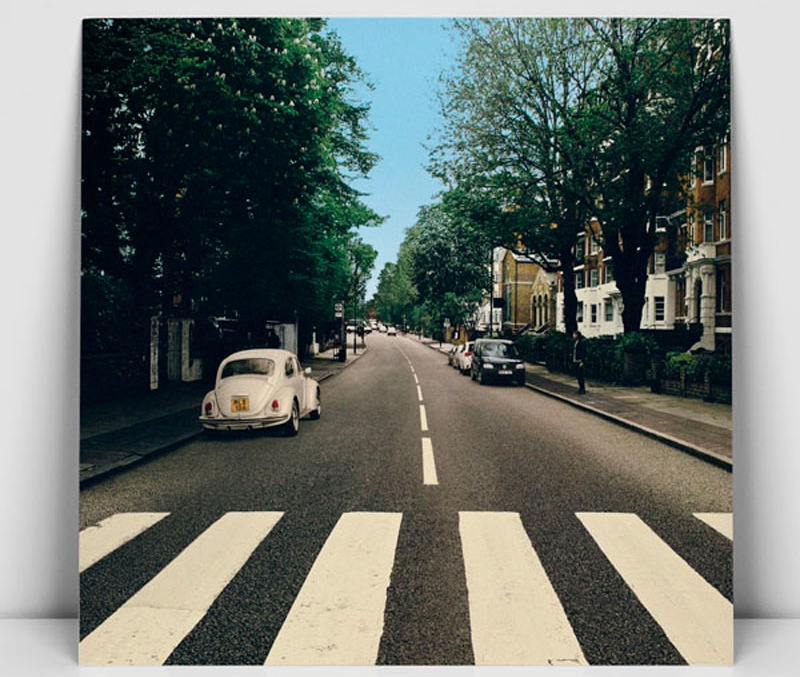 Algo pasa con el escarabajo aparcado en Abbey Road