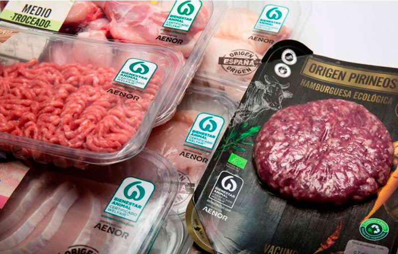 Lidl anuncia que el 100% de su carne fresca es de Bienestar Animal