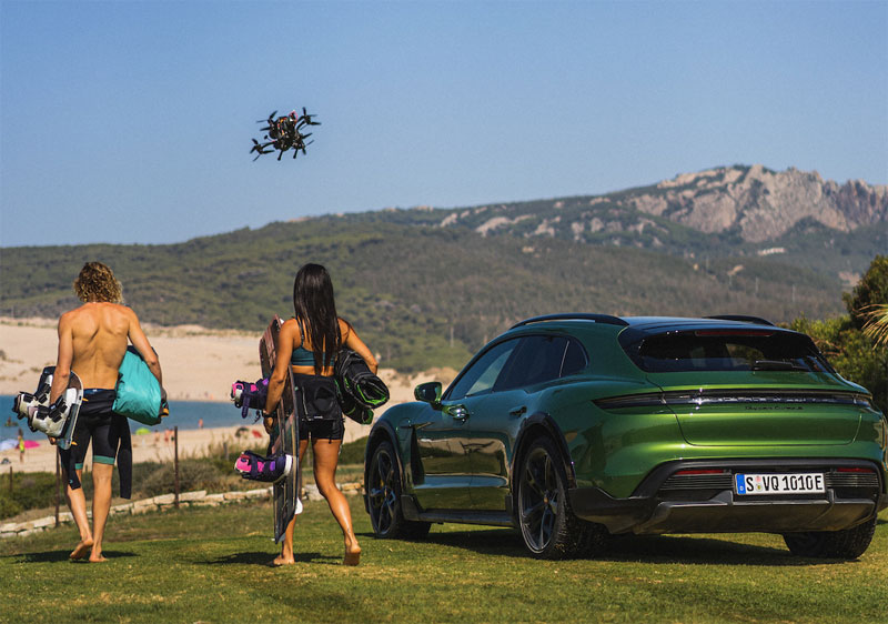 Porsche rueda su nuevo anuncio en Tarifa, meca del kitesurf