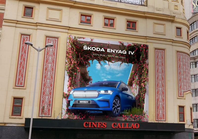 Callao City Lights florece al paso del nuevo Skoda eléctrico