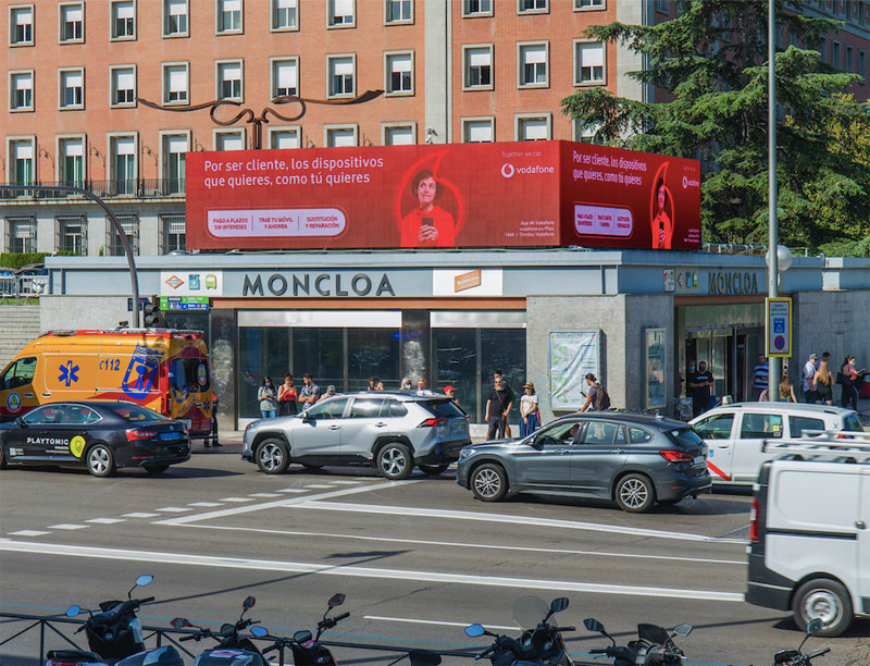 Gran Pantalla instala dos nuevas pantallas digitales en SKYLED Madrid