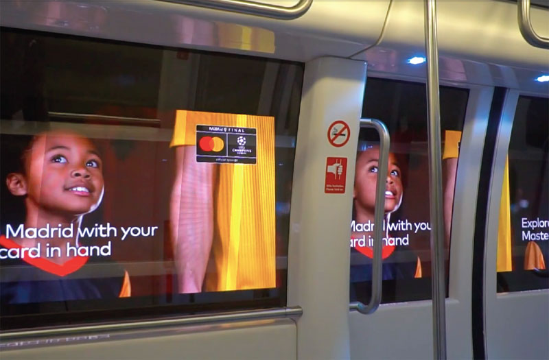 La publicidad dinámica vence al aburrimiento en los túneles del metro