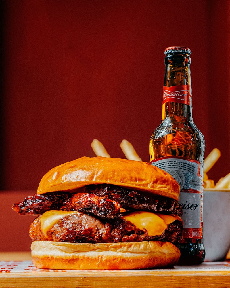 Budweiser y New York Burger celebran el 4 de julio a lo grande