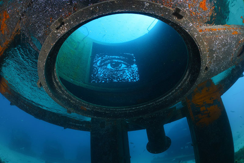 EDP monta una exposición de arte submarina