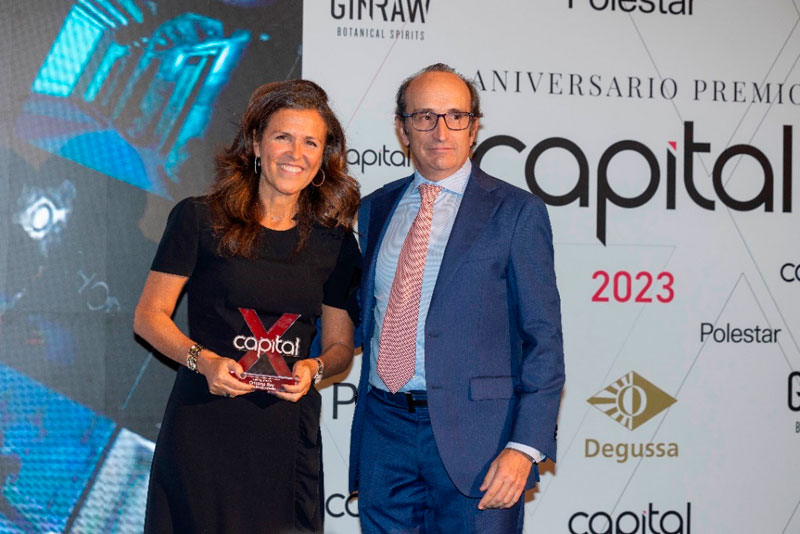 Cristina Rey, CEO de UM España, recibe el Premio Capital Woman