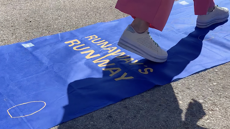 Acción solidaria con Ucrania en la pasarela madrileña
