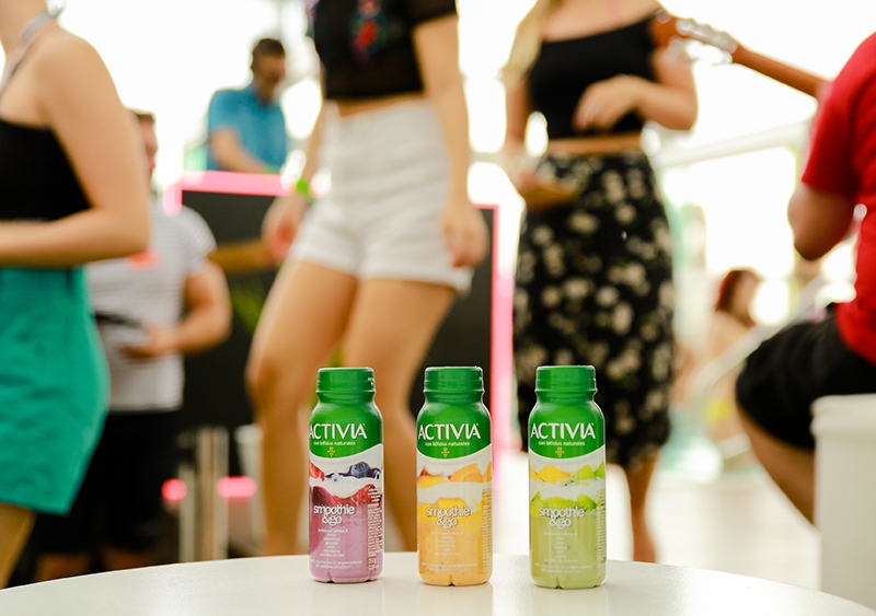 Activia presenta sus Smoothie&go con una "pool party" en Madrid