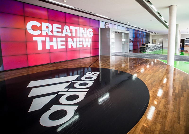 MediaCom gana la cuenta global de medios de adidas