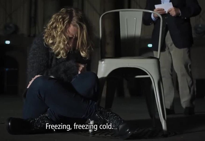 Hipnosis de alto riesgo para ponerse en la piel de un refugiado