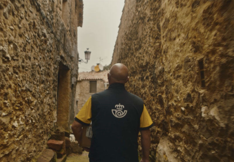 Correos lanza la campaña "Llevamos lo que llevas dentro"