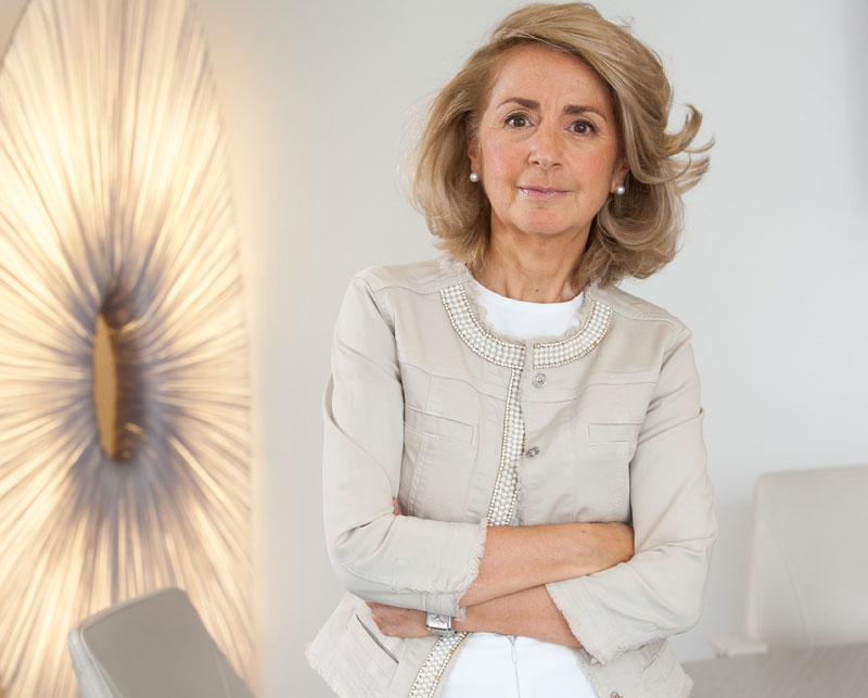 Begoña Elices, reelegida presidenta de la aea