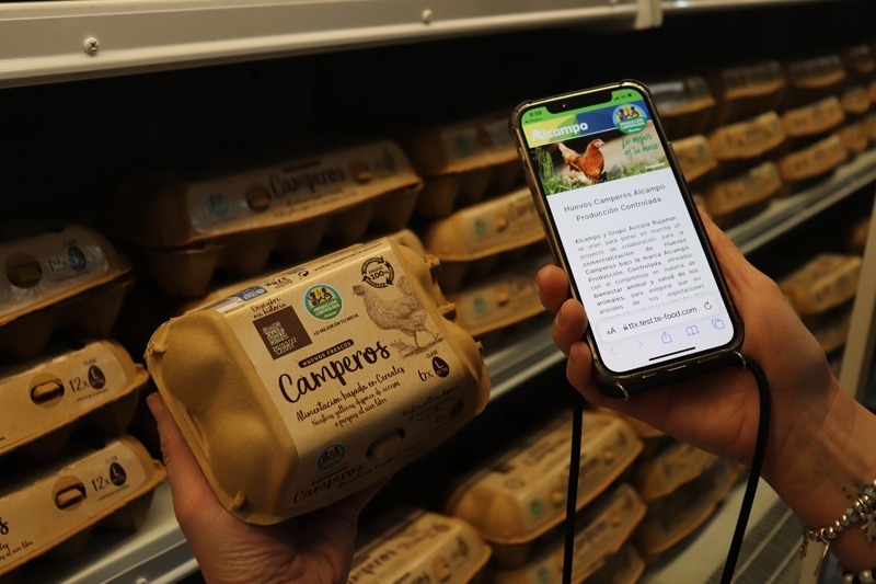 Alcampo introduce tecnología blockchain en sus huevos camperos