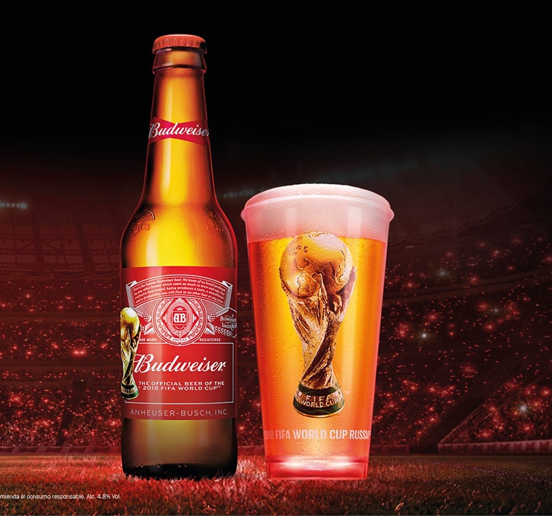 Budweiser "enciende el mundo" de cara al Mundial de Fútbol