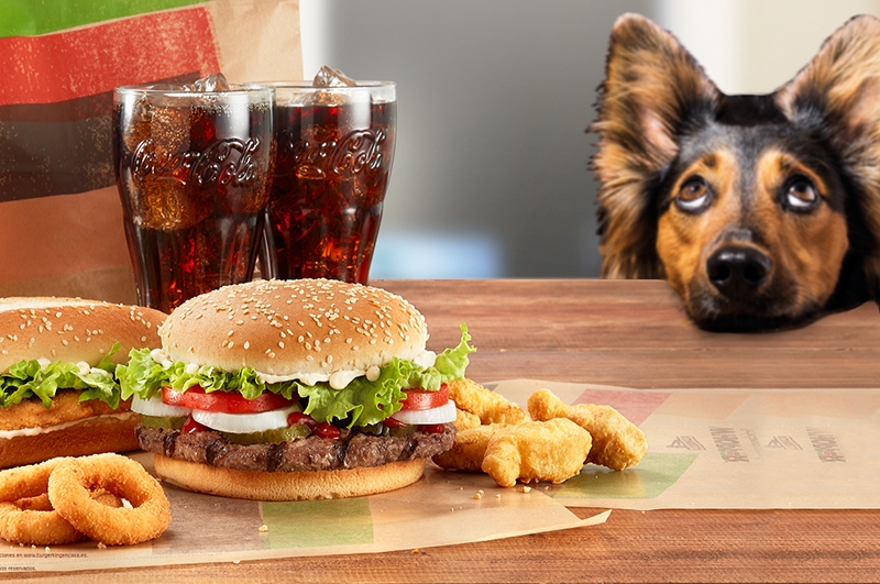Burger King regala huesos para perros con sabor a parrilla
